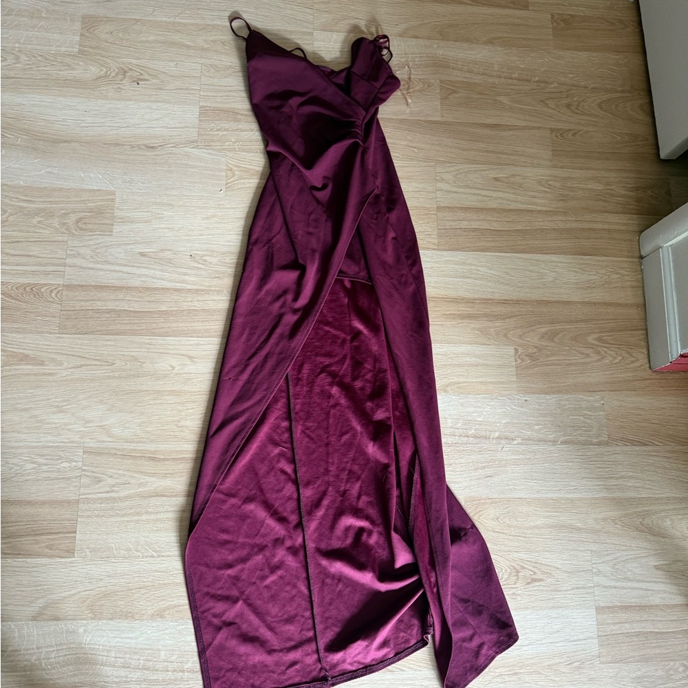 Elegant Burgundy Evening Dress